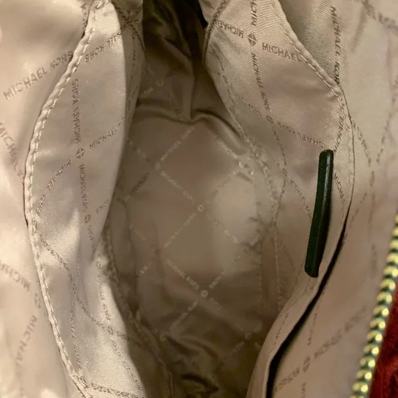 Brand New With Tags MICHAEL Michael Kors Jet Set Travel Medium Dome Crossbody - Picture 4 of 5